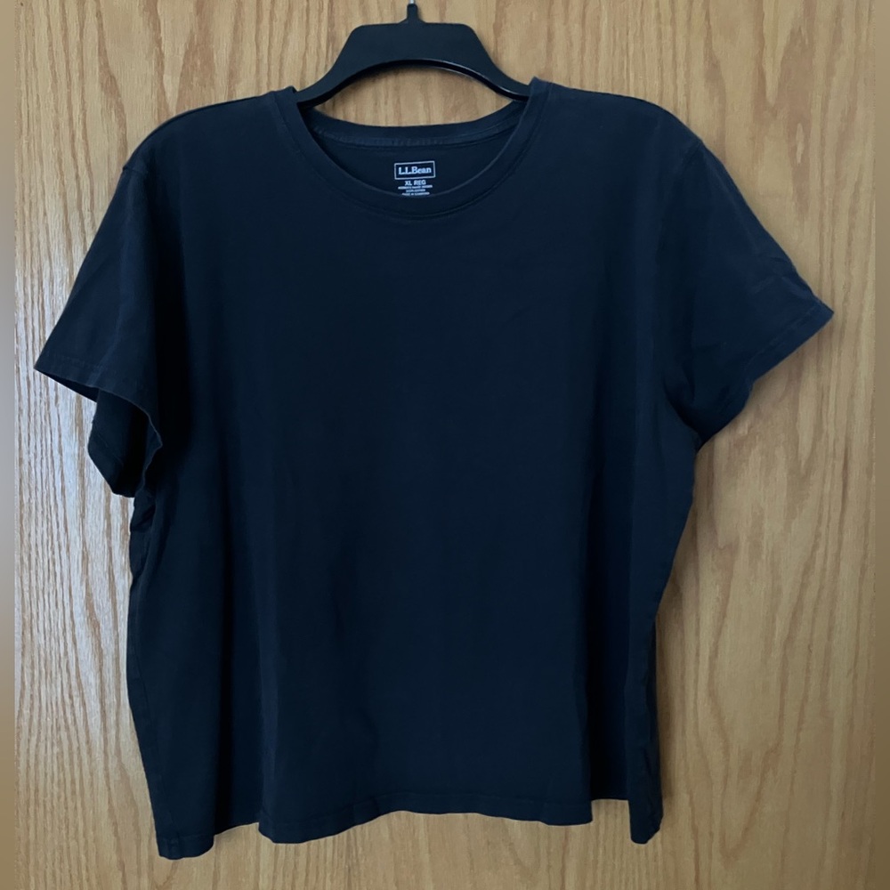 L.L. BEAN Classic Black Crewneck sz XL
